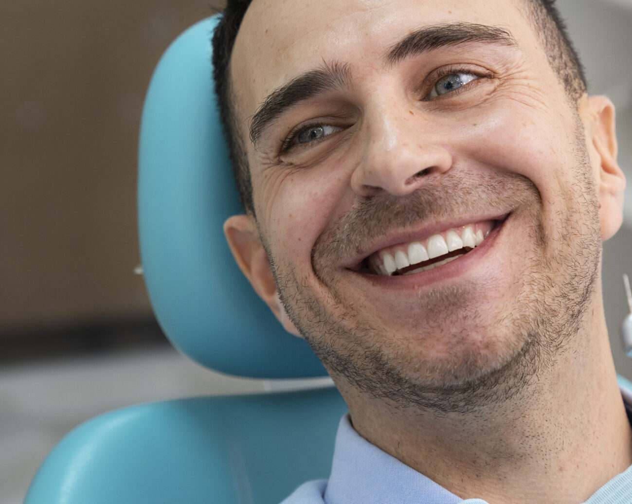 Quais as vantagens do implante dentário?